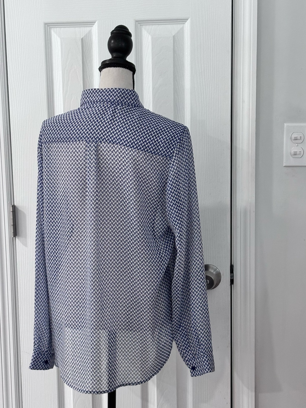 Pleione Navy Micro-Print Long Sleeve Button-Down Shirt - Picture 3 of 8
